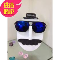 Placed wall art head sunglasses display window display glasses shop wall decoration props