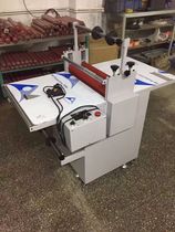 Shenzhen factory direct sales of high-quality laminating machine automatic laminating machine acrylic plate laminating machine laminating machine