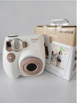 Fuji camera mini7C package contains the camera for men and women students