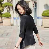 Small suit jacket womens 2021 spring and autumn Korean version of fashion niche temperament thin section short section small suit top
