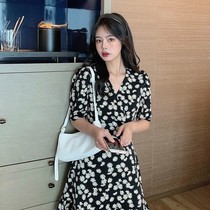 Large size womens clothing 2021 new summer little daisy floral dress fat sister waist cover meat thin A-line skirt