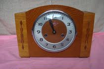 Antique collection features good early production Dalian brand old-fashioned seat watch mechanical winding alarm clock old items