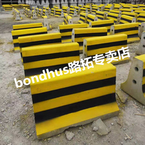 Yellow black red and white cement isolation pier Traffic facilities concrete isolation pier Cement pier Road anti-collision pier paint