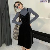 Spring and Autumn 2021 new black velvet suspender skirt vintage little black dress V-neck wear French dress for women