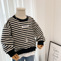 Boys fake two sweatshirts 2022 new Yangqi medium and small children striped blouses for children relaxed and casual spring and autumn clothing