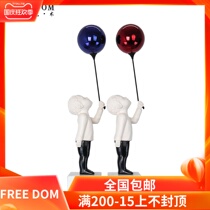 Modern simple European style red balloon boy portrait ornaments sculpture model house sales office soft decorations