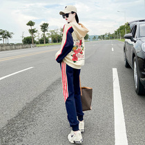 2021 new autumn and winter sports suit women slim fashionable fried street leisure plus velvet sweater two-piece European station