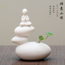 Creative simple Zen ceramics No phase Buddha Hydroponic flower arrangement Small life character Buddha Statue Small Monk Tea pet Chinese ornaments