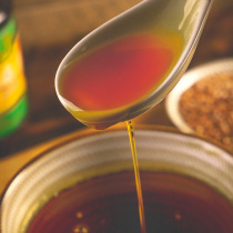Shanxi linseed oil edible linseed oil linseed oil linseed oil moon seed oil vegetable sesame oil 750ml bag
