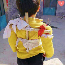 (Weiya heart selection) Childrens farewell writing humpback students are using a small magic weapon to correct sitting posture