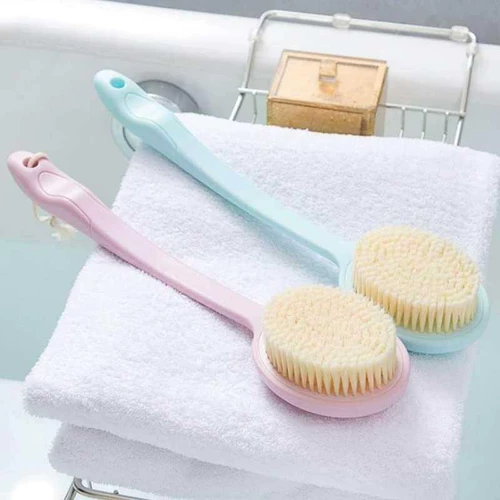 Большая щетка для мытья спинки ванны с длинной ручкой не подходит.