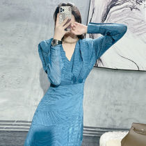 French light luxury ladies high-end dress female 2021 New V collar long sleeve senior sense skirt gentle wind long skirt