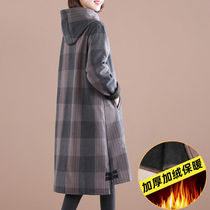 2020 autumn and winter New Korean loose size slim hooded Plaid foreign style plus velvet cotton cotton windbreaker female long model