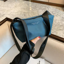 European station bag girl 2022 new fashion nylon bag bag with ins wide shoulder strap slope bag
