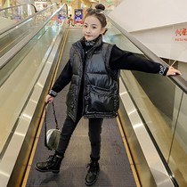 Girl vest autumn and winter 2021 new foreign-style children thick down cotton shoulder shoulder Winter Childrens horse clip