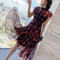 Net red pop plaid dress women 2021 New Korean version of temperament square collar bubble sleeve Joker slim skirt