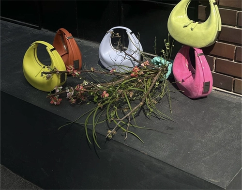 Корейская подлинная Osoi 1053104 Кожа 100%мини -мешок луны