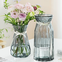 Два комплекта скандинавские дома декоративные стеклянные вазы прозрачная вода богатые лилии гостиная розетки