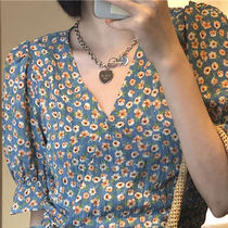  Chiffon shirt womens summer loose short section printed bubble sleeves high waist v-neck floral shirt Korean version of the belly cover thin top