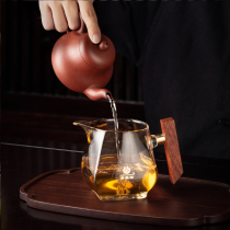 New thickened high temperature resistant and heat resistant glass Four square wood Treat Fair Cup with tea divider Xin Fengxiang Quang Cup