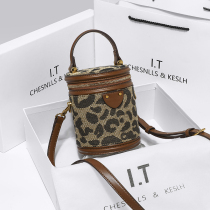 Shanghai customer for removal cabinet clearance outlets outlet shop pet crossbody texture bucket shoulder bag