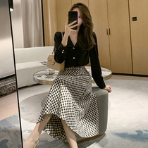 Early Autumn New 2021 European fashion professional Net red temperament goddess fan xiaangfeng skirt high sense set