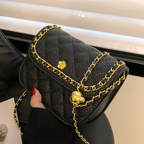 New products recommended high-grade texture small bag autumn and winter women's explosions Joker diamond chain bag small ins messenger bag