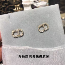 CD small ear nail D di family letter mini silver pin small minimalist earrings 2022 new wave small crowdshot