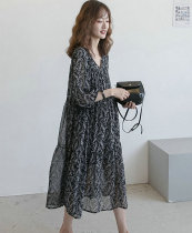 Maternity dress set 2021 new floral chiffon dress Korean version of temperament loose pregnant women Spring and Autumn dress