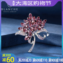 Flower crystal brooch high-end luxury corsage male pin accessories temperament niche anti-light brooch buckle female summer