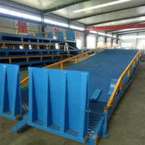 Hydraulic boarding bridge Manual lift Forklift ramp Plant platform up and down cargo ramp Boarding bridge Electric cargo elevator