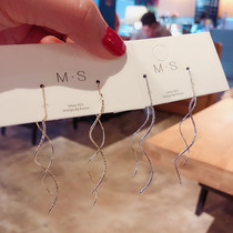 South Korea Ins Extremely Brief Wind Geometric Spiral Earrings Woman Long SUPER FAIRY TEMPERAMENT EARMARK WAVE METAL FLOW SUEARLINE