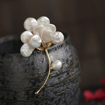 Natural Baroque pearl brooch female corsage ins tide personality high-end luxury pin small fragrant style retro suit