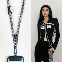 The rope neck strap for hanging the mobile phone frees your hands to climb mountains and travel anti-theft multi-functional detachable cross-body back