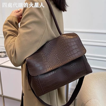 France ZAMP winter retro ancient large capacity packs 2022 new packs of women Slanted Satchel Superior commuter handbag