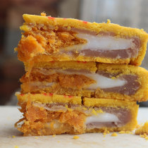 Manual large cake Minnan blessing cake yu ni ma shu dried meat floss egg yolk stuffing
