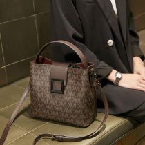 At a glance I love the stores giant recommendation ~ The old board lady has been secretly taking out the money to do the buoyancy ~ to share