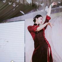 Little shadow slowly billowing red dust Red stitching elastic pearl tassel split Republic of China style dance cheongsam