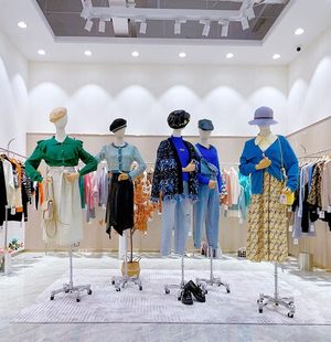 Live rooms are new every day, linked linked 1 Women's brand discount cardigan top hair knit sweater