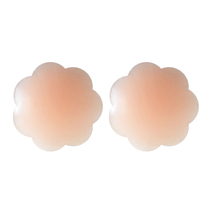 Ultra-thin breathable plum blossom-shaped invisible silicone milk patch for men and women swimming waterproof anti-dew bump anti-gloss breast patch breast patch
