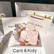 Shanghai passenger supply cabinet clearance outlets wallet outlet discount official Hand bag embossed small square bag