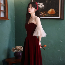Wine red autumn and winter toast the bride can usually wear a small velvet dress the fugitive princess