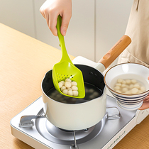Japan Import Scoop Scoop Leaking Spoon Kitchen Drain Spoon Home dumplings Divine Instrumental Long Handle Plastic Shovel Filter Screen