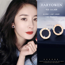 Hai Rui Owen 2020 new earrings female Net red Roman letter earrings simple personality versatile ear jewelry women tide