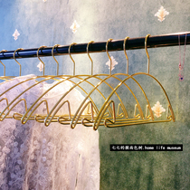  Nordic golden hanger semicircular arc seamless drum bag drying rack Metal light luxury clothes hanging clothes support household clothing store