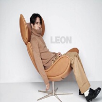 Imbla single chair in a single chair