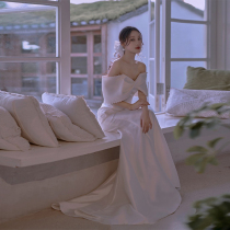 Satin one-shoulder light wedding dress Super fairy silk white small tailing tail go out yarn temperament fish tail shawl evening dress autumn