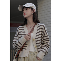 Small fragrant wind striped V-collar needlework cardigan spring blouse with a lazy design sense short cardigan sweater jacket