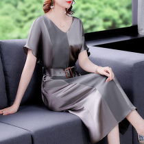 Niche design sense Silk acetate satin V-neck dress High-end Western style luxury big temperament age-reducing skirt