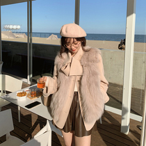 In momo (screaming coat) the Fox the full wool design feels like the Dafa.